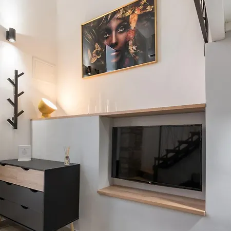 Deluxe Gladiators House - Parking Included Apartman