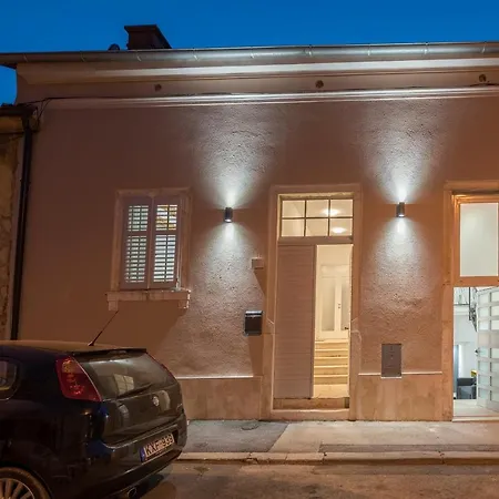 Deluxe Gladiators House - Parking Included Apartman Póla