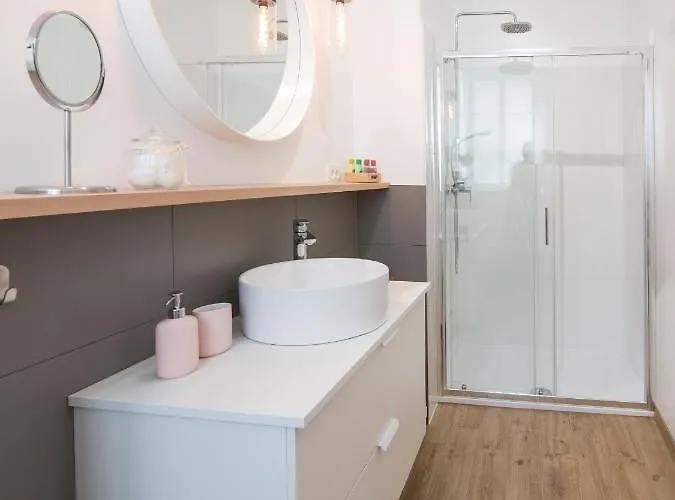 Deluxe Gladiators House - Parking Included Daire *