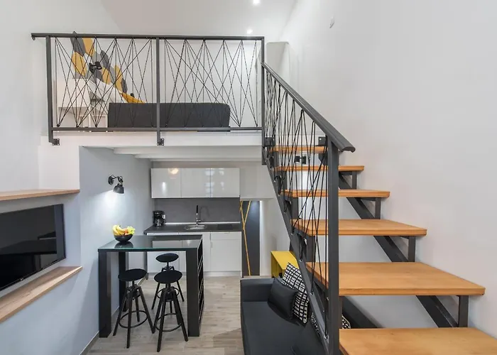 Daire Deluxe Gladiators House - Parking Included