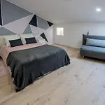 Deluxe Gladiators House - Parking Included