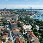 Deluxe Gladiators House - Parking Included Apartament