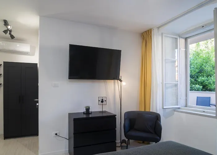 Deluxe Gladiators House - Parking Included